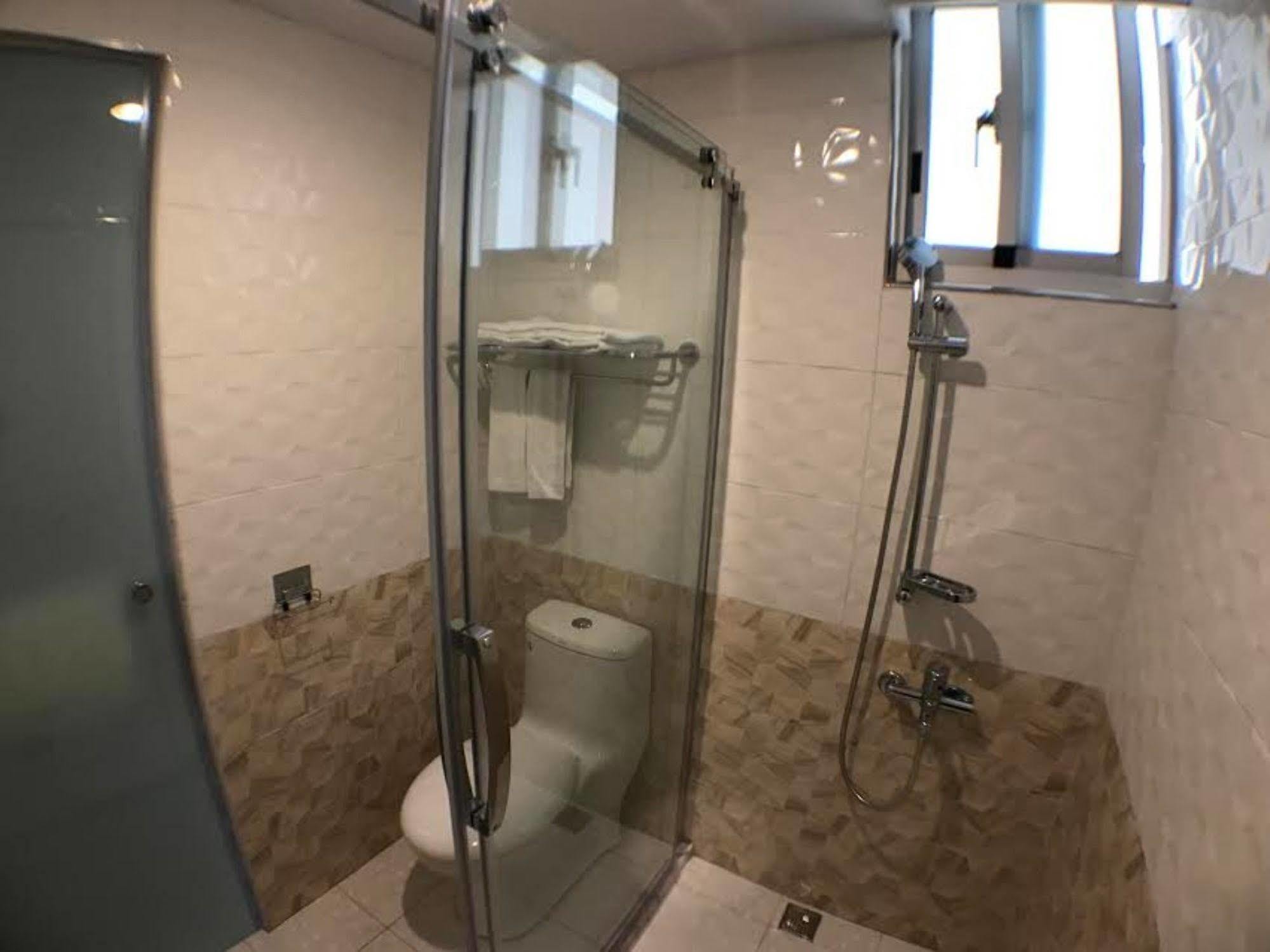 P&E Hotel Đài Nam Ngoại thất bức ảnh
